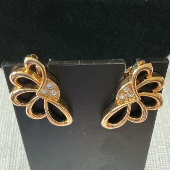 Gold Tone Necklace and Earring Set - Picture 3 of 4